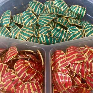 80 pairs Studs Earrings "Safari" Collection Green Red Golden Trim